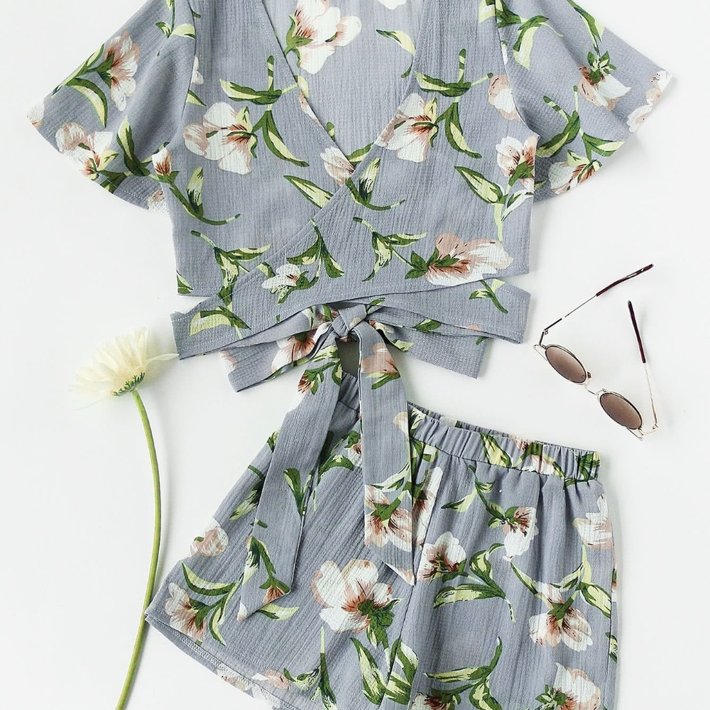 Flower Crop Tie Top
